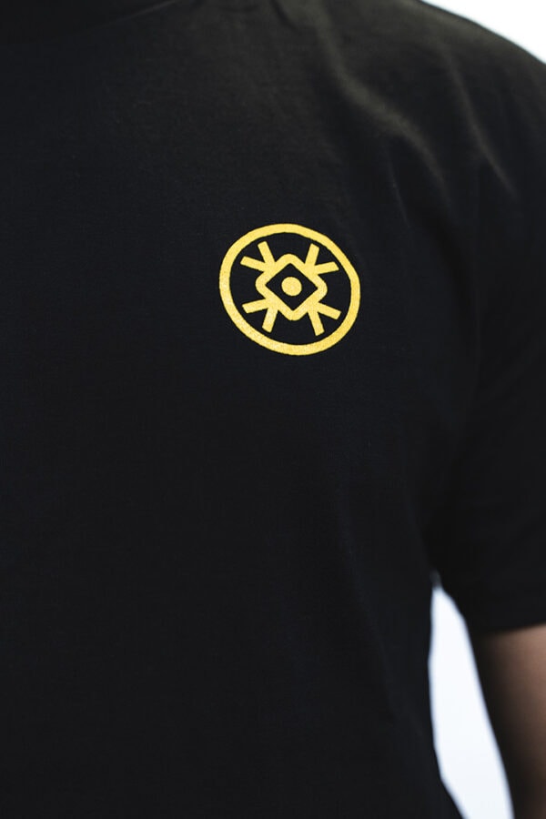 BERYWAM Black T-shirt with Yellow Logo - Close up - Beatness
